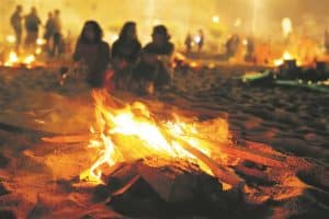 Lagerfeuer am Strand Sant Joan